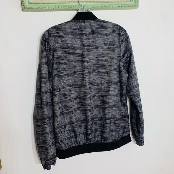 New Balance zip up running wind jacket large grey outerwear - Picture 4 of 6